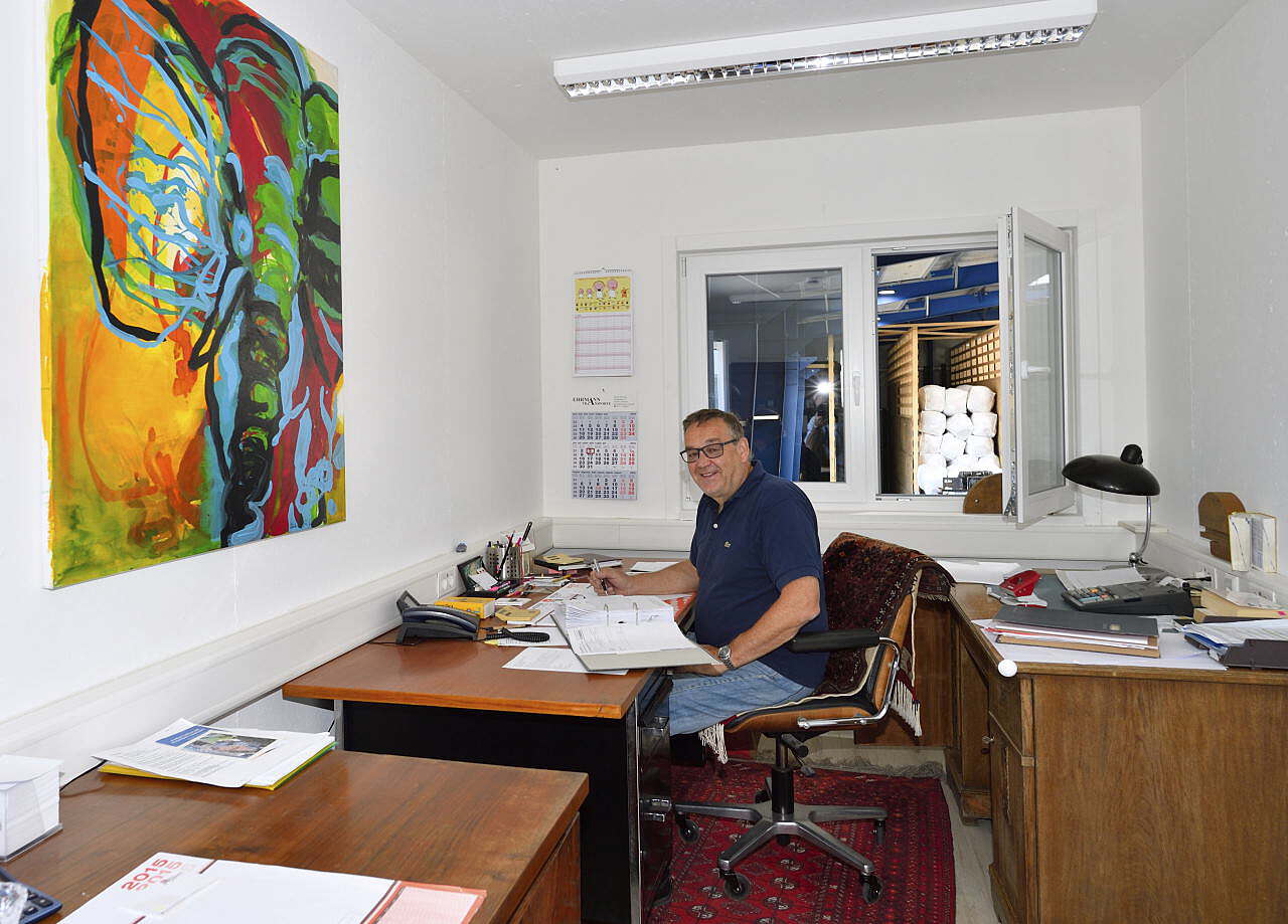 Stahlhalle mit eingebautem Büro Stahlhalle mit eingebautem Büro der Firma Gras und Sigloch GmbH u. Co KG