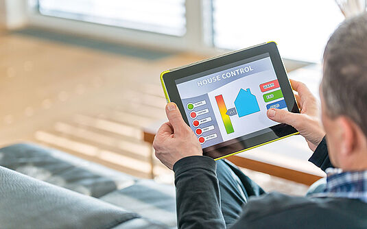 Smart Home Technologie – bequem über das Tablet die Haustechnik steuern