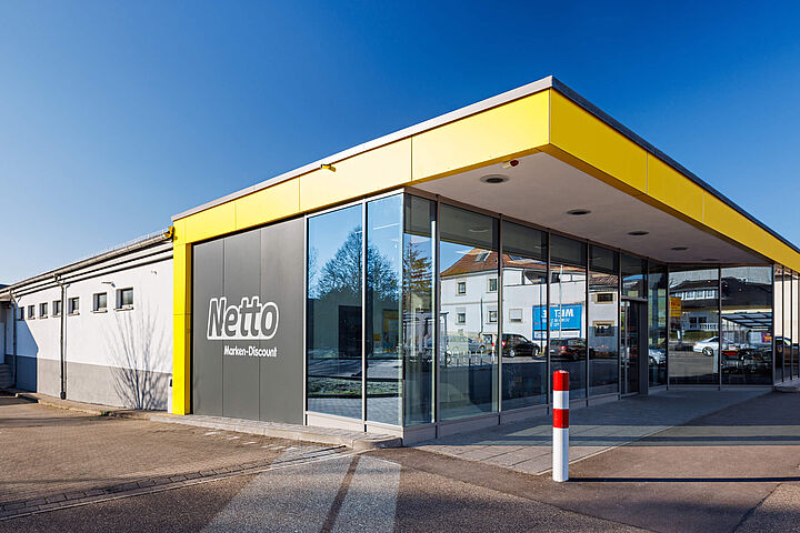 Außenansicht nach Teilabriss und Umbau des NETTO Lebensmittelmarktes