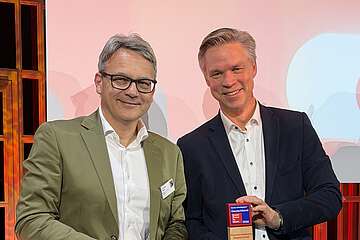 Geschäftsführer Christian Pötter und Michael Wiesner bei der Preisverleihung „Beste Arbeitgeber Deutschlands 2026“ in Köln. 